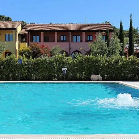 Le Corti Del Sole Apartahotel