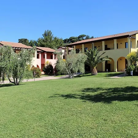 乐科尔蒂德尔索公寓式酒店 4* 宛图里那