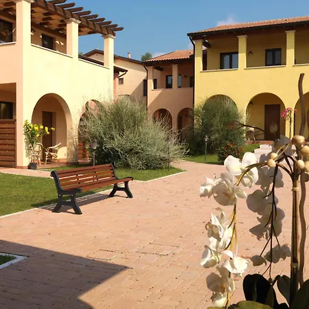 乐科尔蒂德尔索公寓式酒店 4* 宛图里那